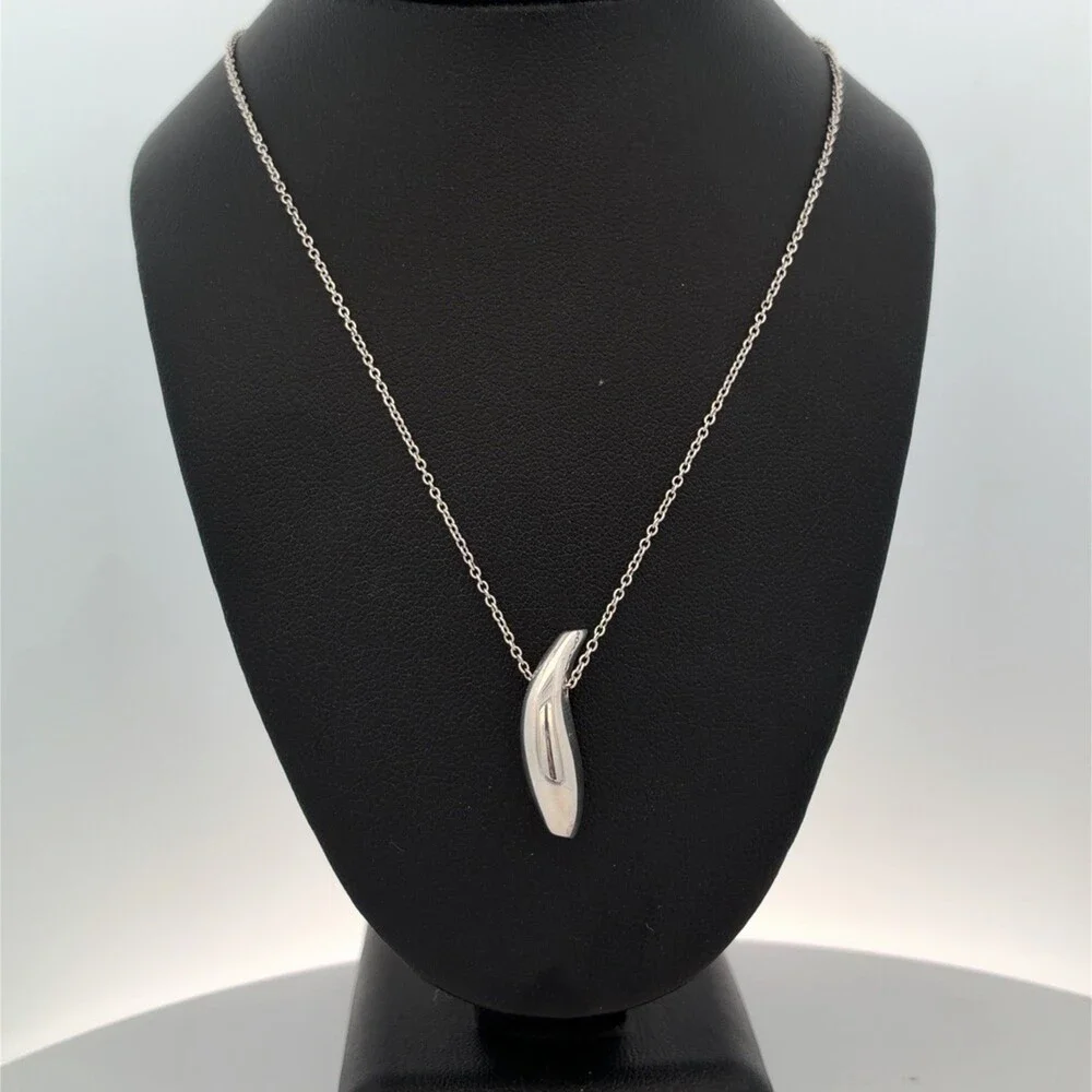 Tiffany & Co Elsa Peretti 925 Sterling Silver Teardrop Raindrop Pendant Necklace